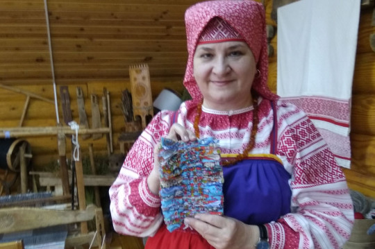 «Буду мастером!» Пёстрый коврик из лоскутков предлагает изготовить Елена Короткая